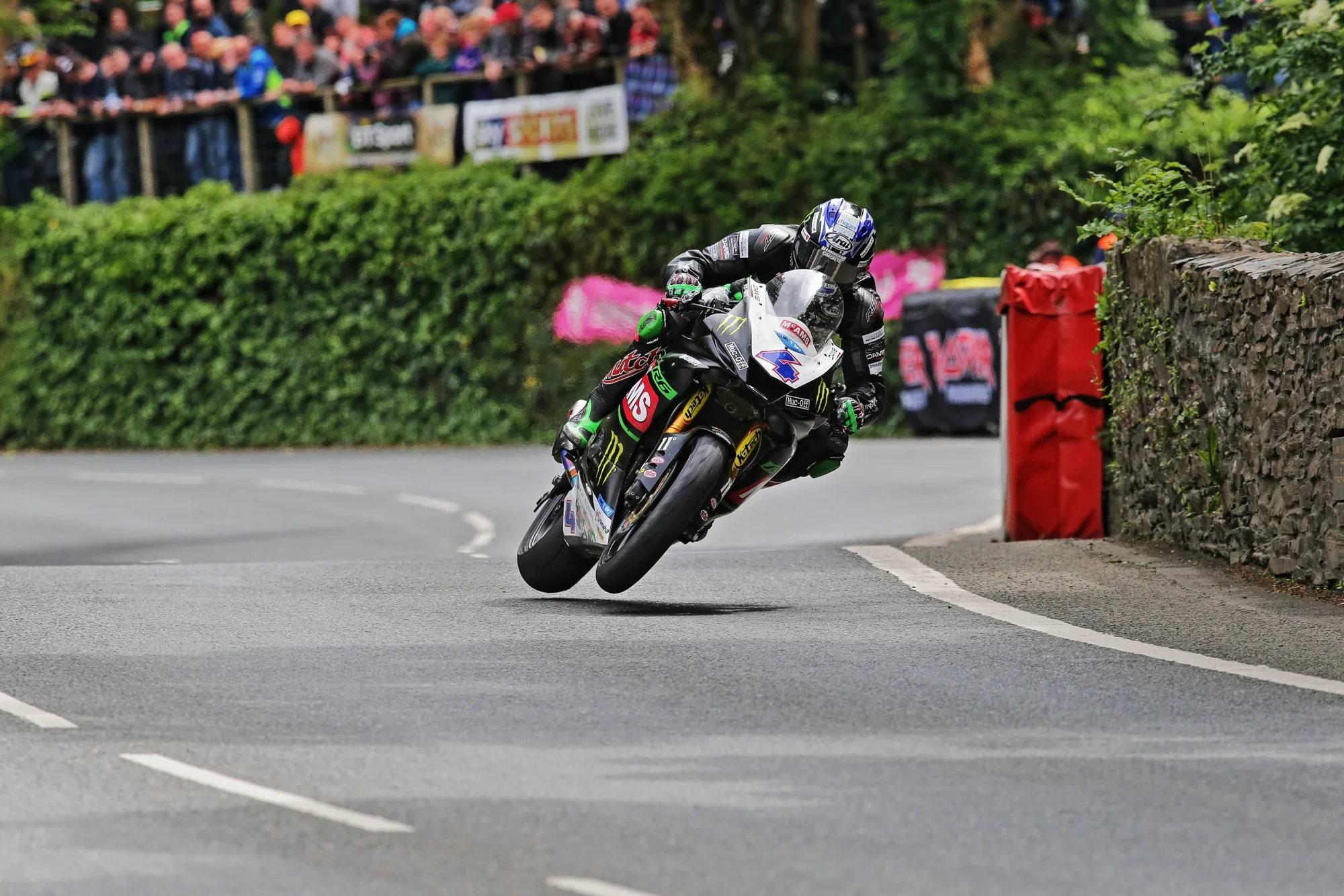 A Supersport TT rider on the road course at Union Mills in 2017
